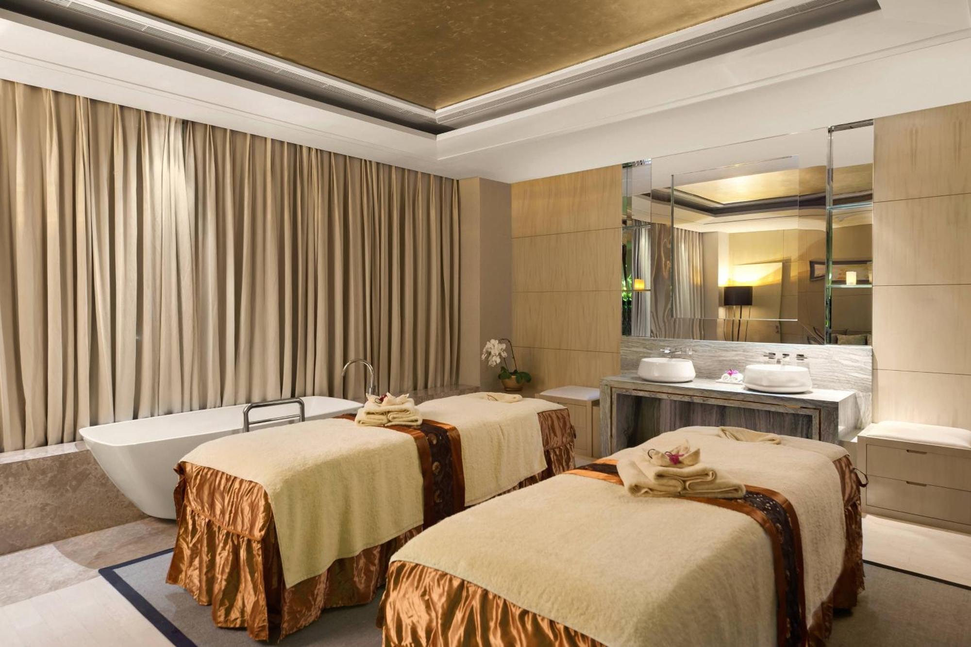 Sheraton Changchun Jingyuetan Hotel Екстер'єр фото