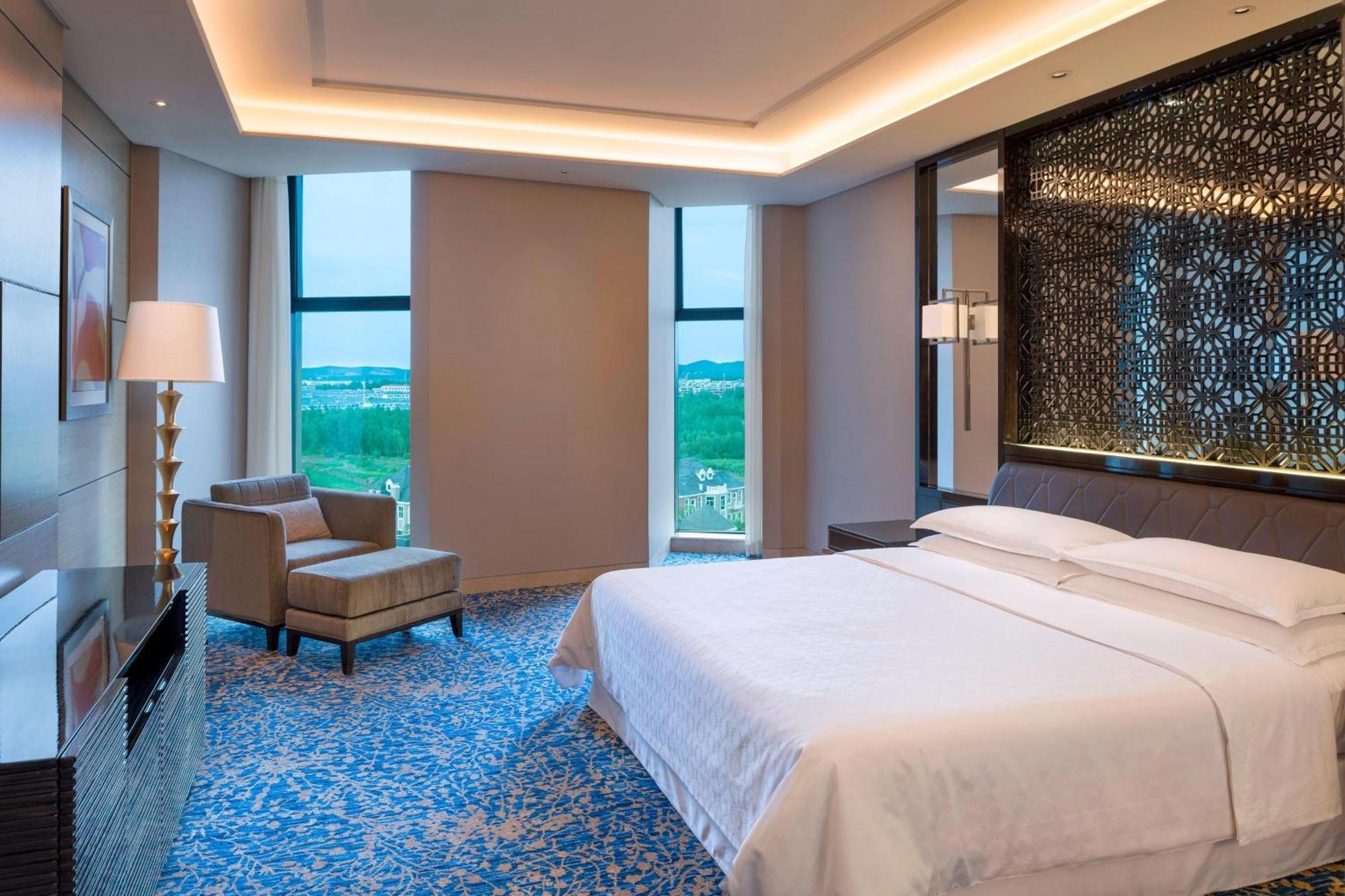 Sheraton Changchun Jingyuetan Hotel Екстер'єр фото